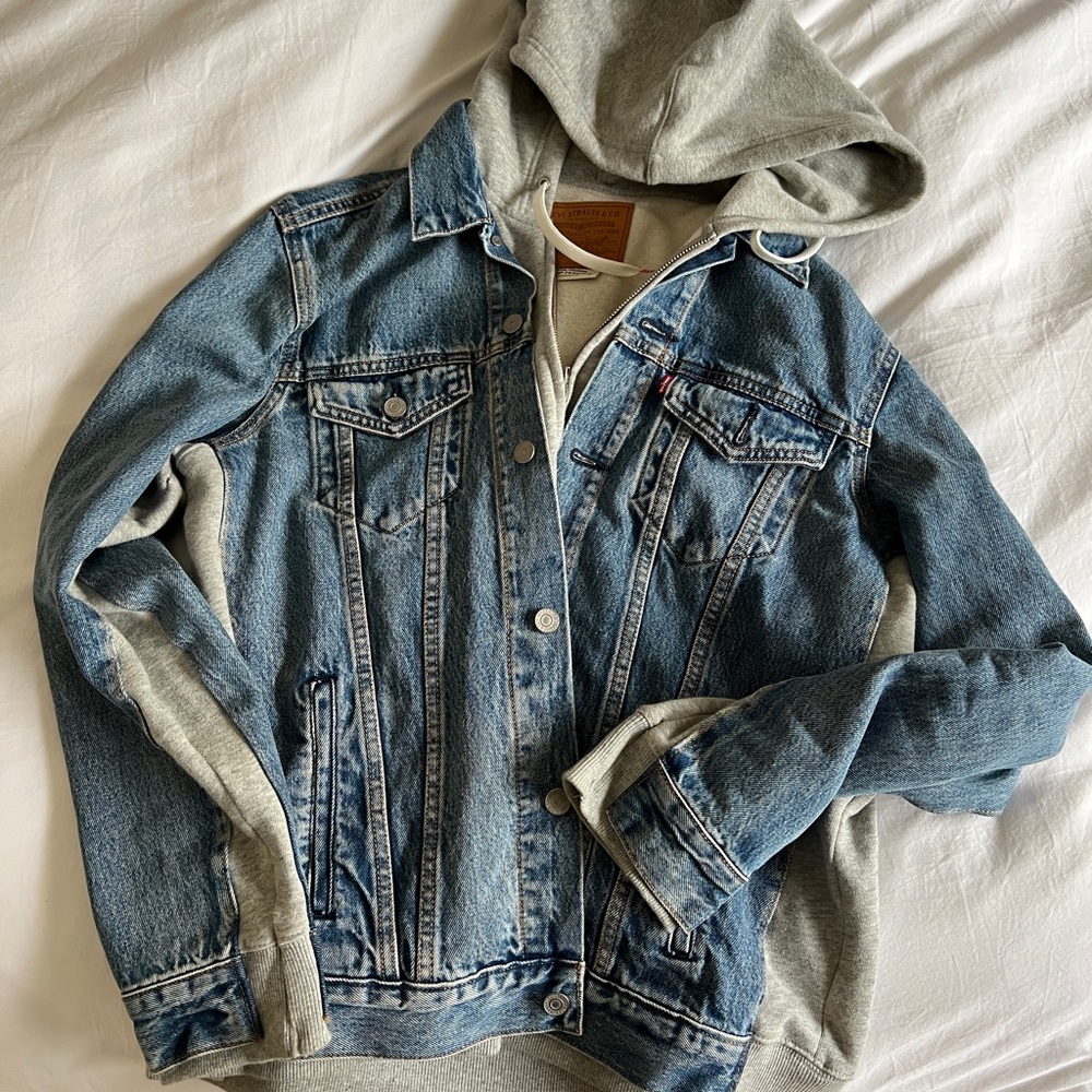 Levi’s Relaxed Hoodie Trucker Jacket